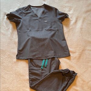 Figs Gray Women's Scrub Set